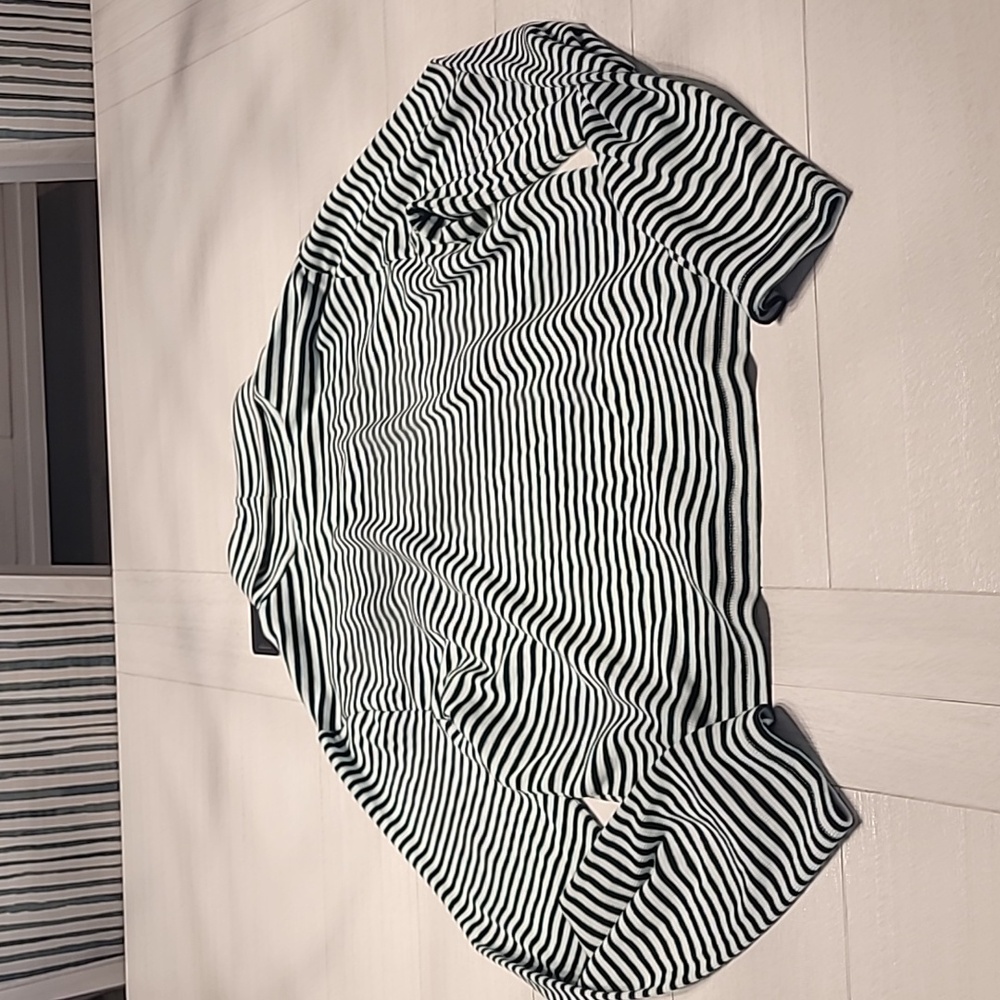 Levis Striped Turtleneck - Picture 3 of 4